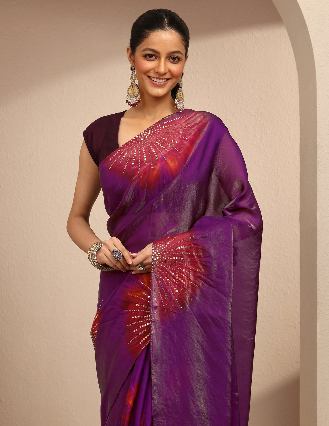 Purple Geometric Embellished Silk Blend Saree With Unstitched Blouse Piece