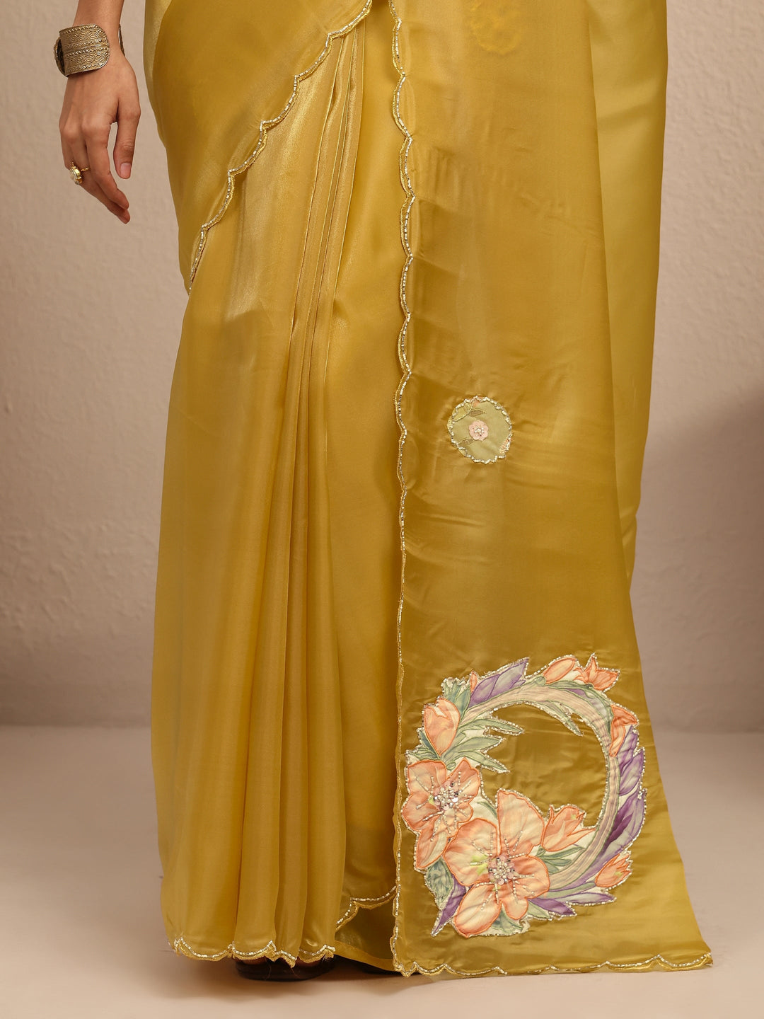 Mustard Embellished Silk Blend Saree With Unstitched Blouse Piece