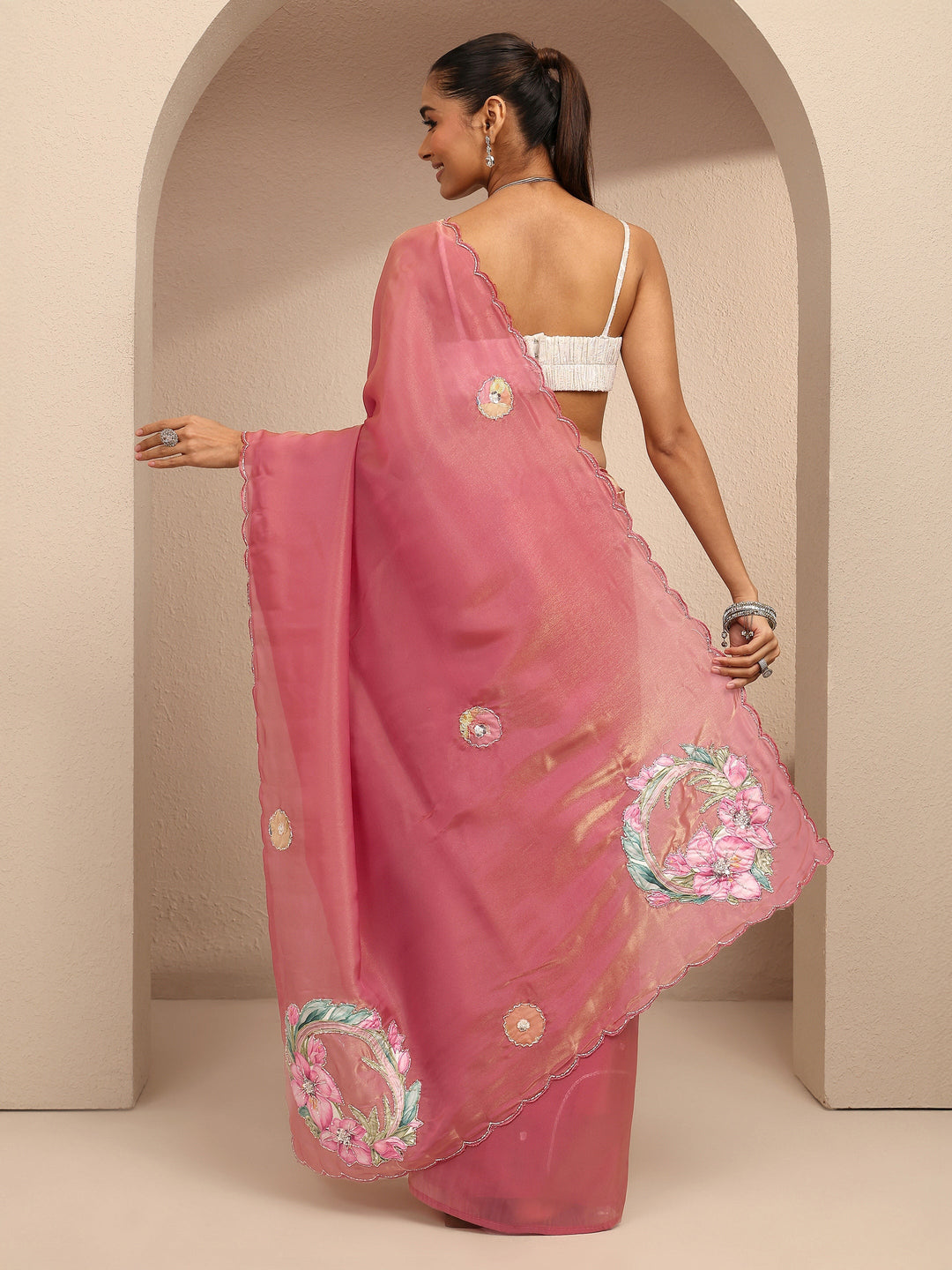 Pink Embellished Silk Blend Saree With Unstitched Blouse Piece