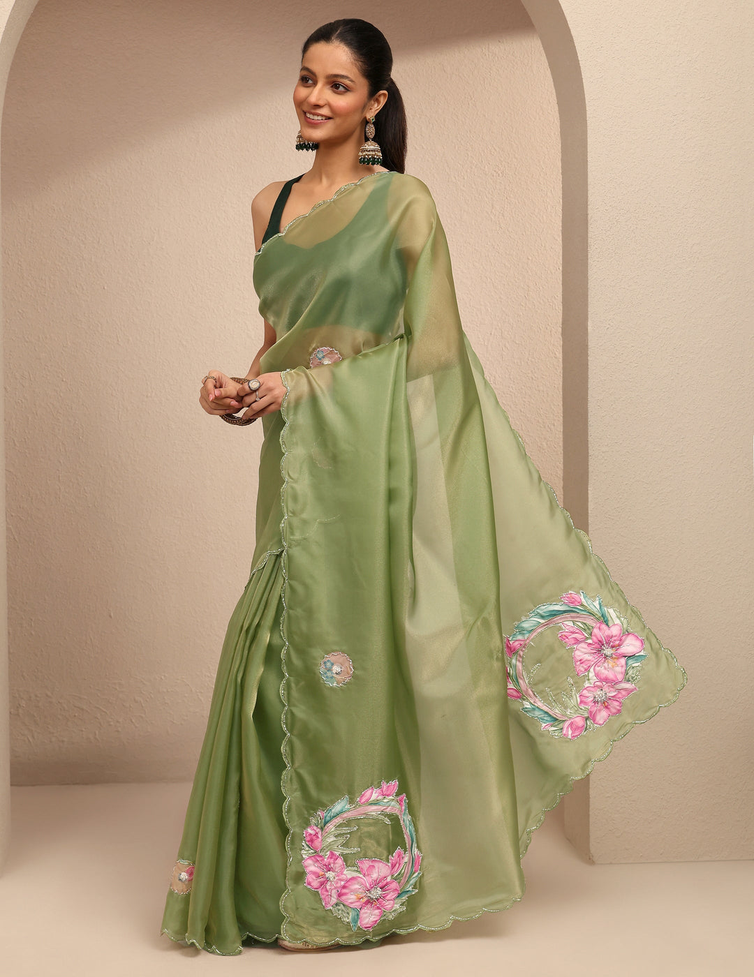 Green Embellished Silk Blend Saree With Unstitched Blouse Piece