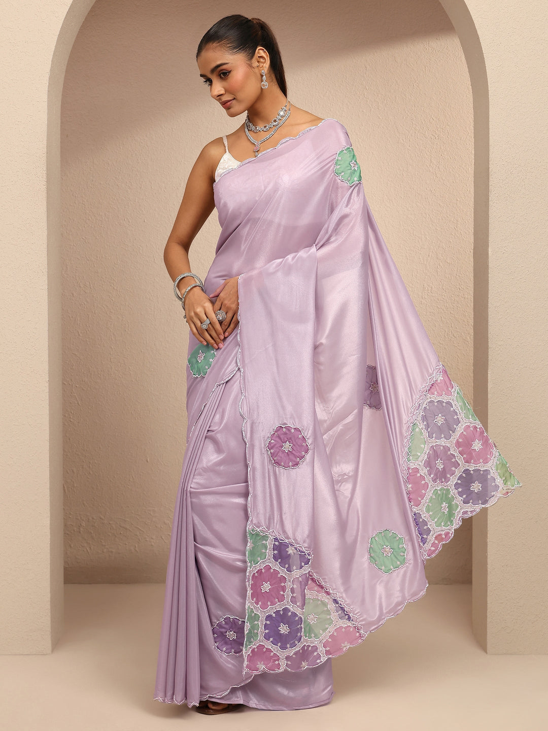 Lavender Geometric Embellished Silk Blend Saree With Unstitched Blouse Piece