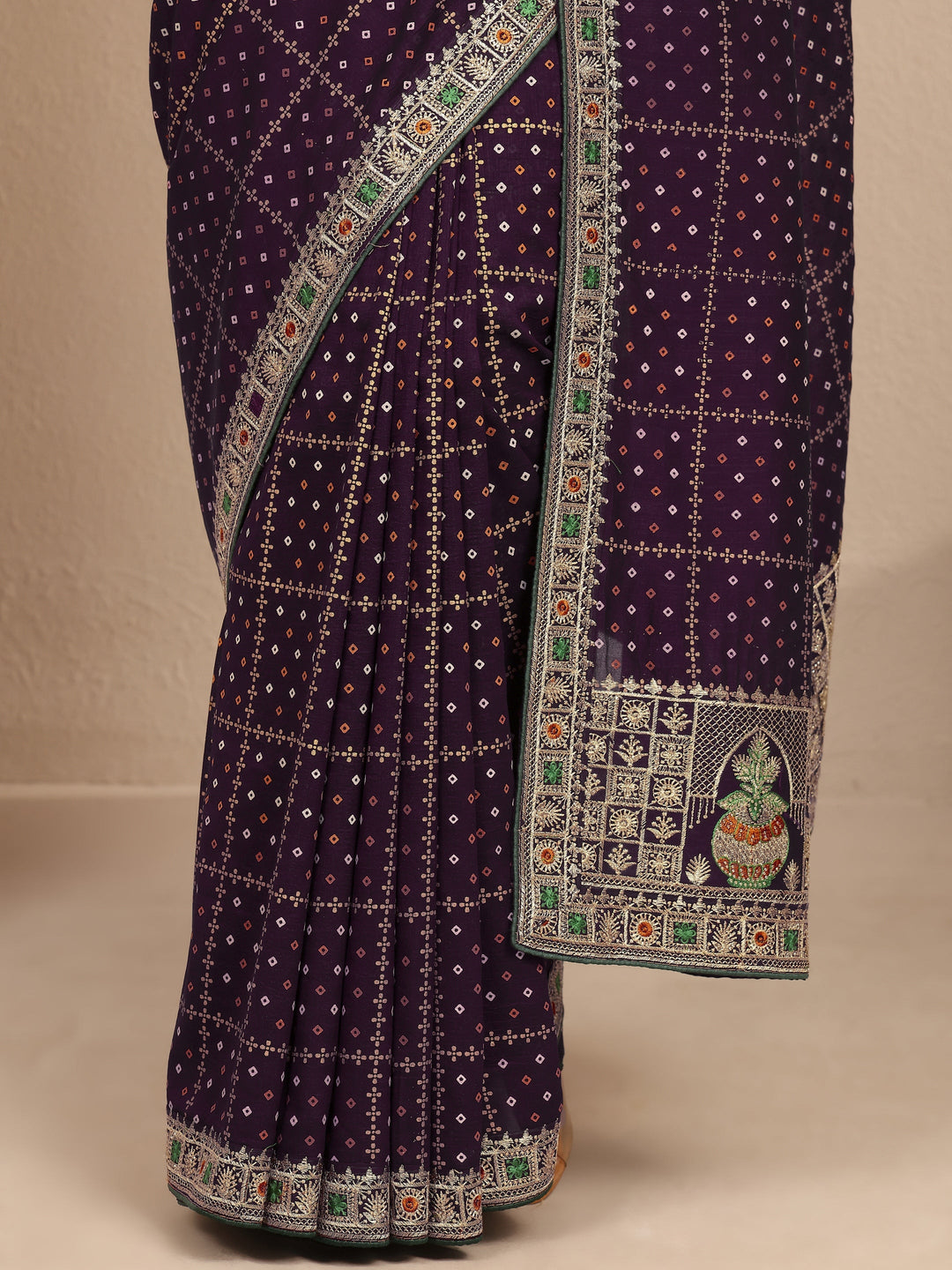 Burgundy Bandhani Printed Silk Blend Saree With Unstitched Blouse Piece