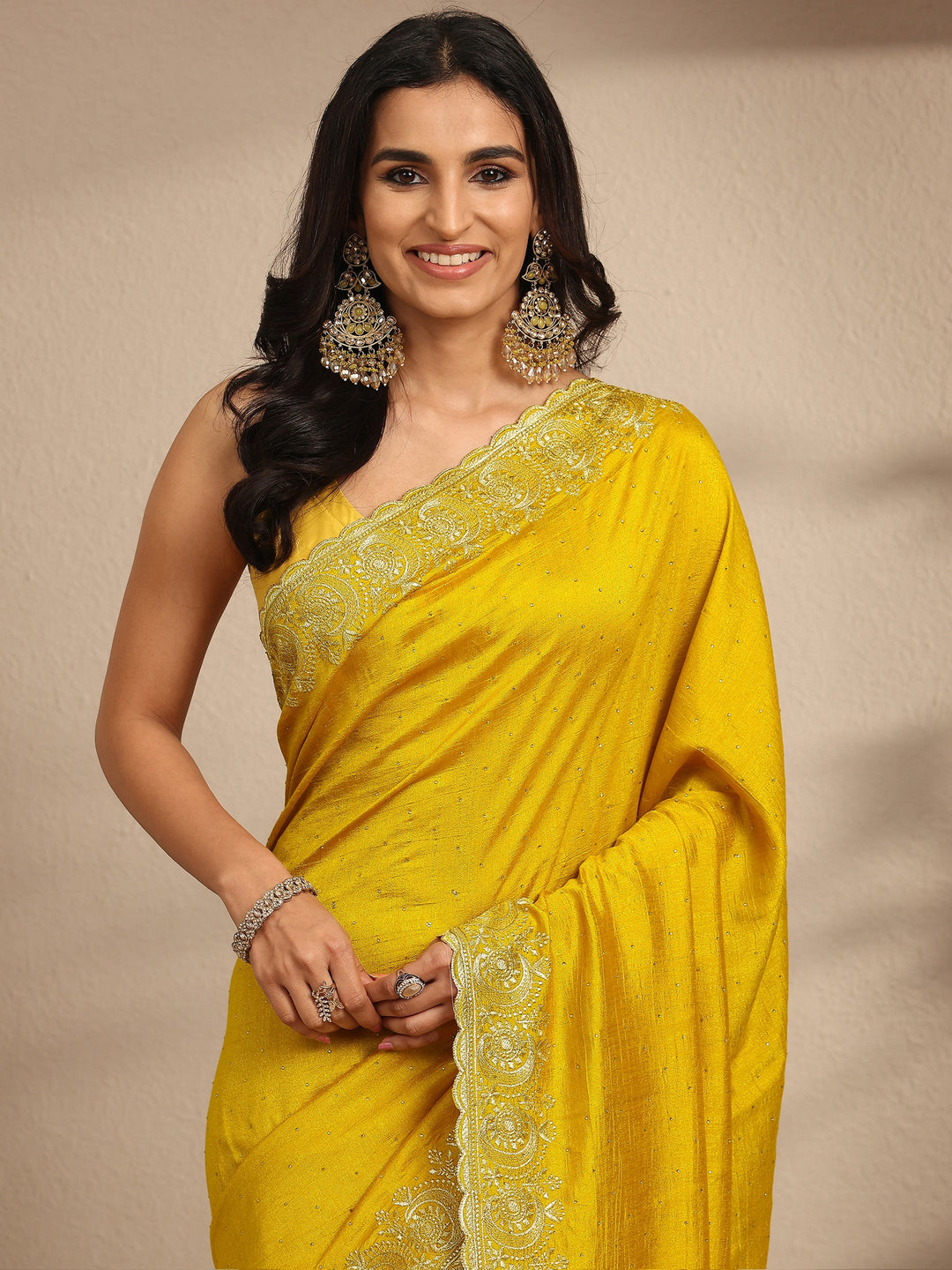 Mustard Embellished Silk Blend Saree With Unstitched Blouse Piece