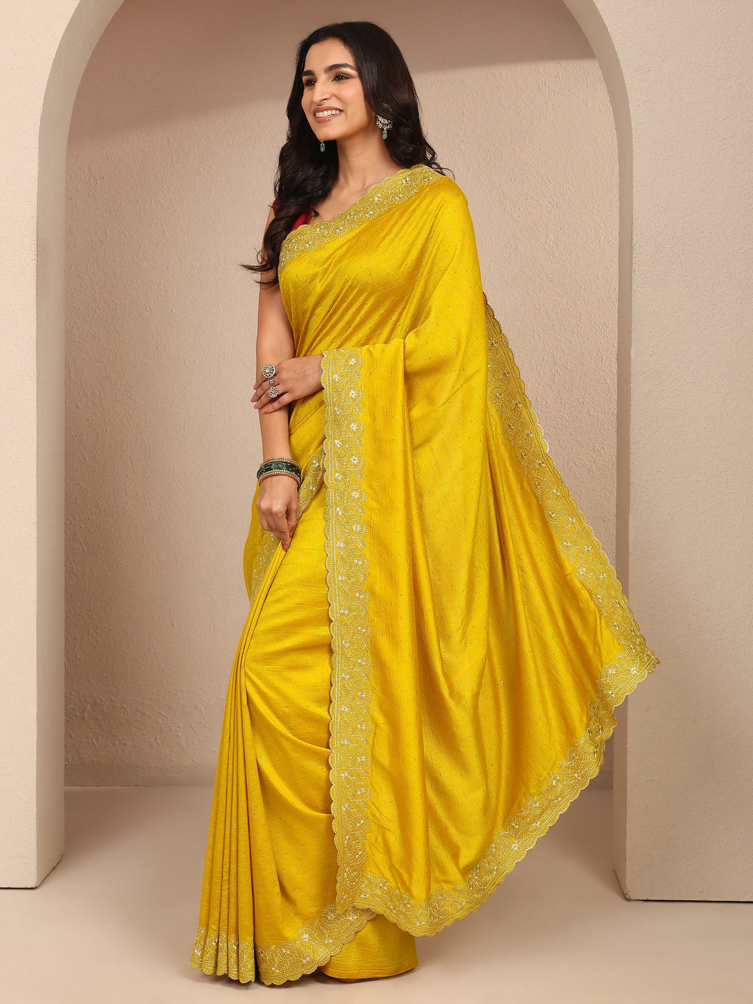 Mustard Embellished Silk Blend Saree With Unstitched Blouse Piece
