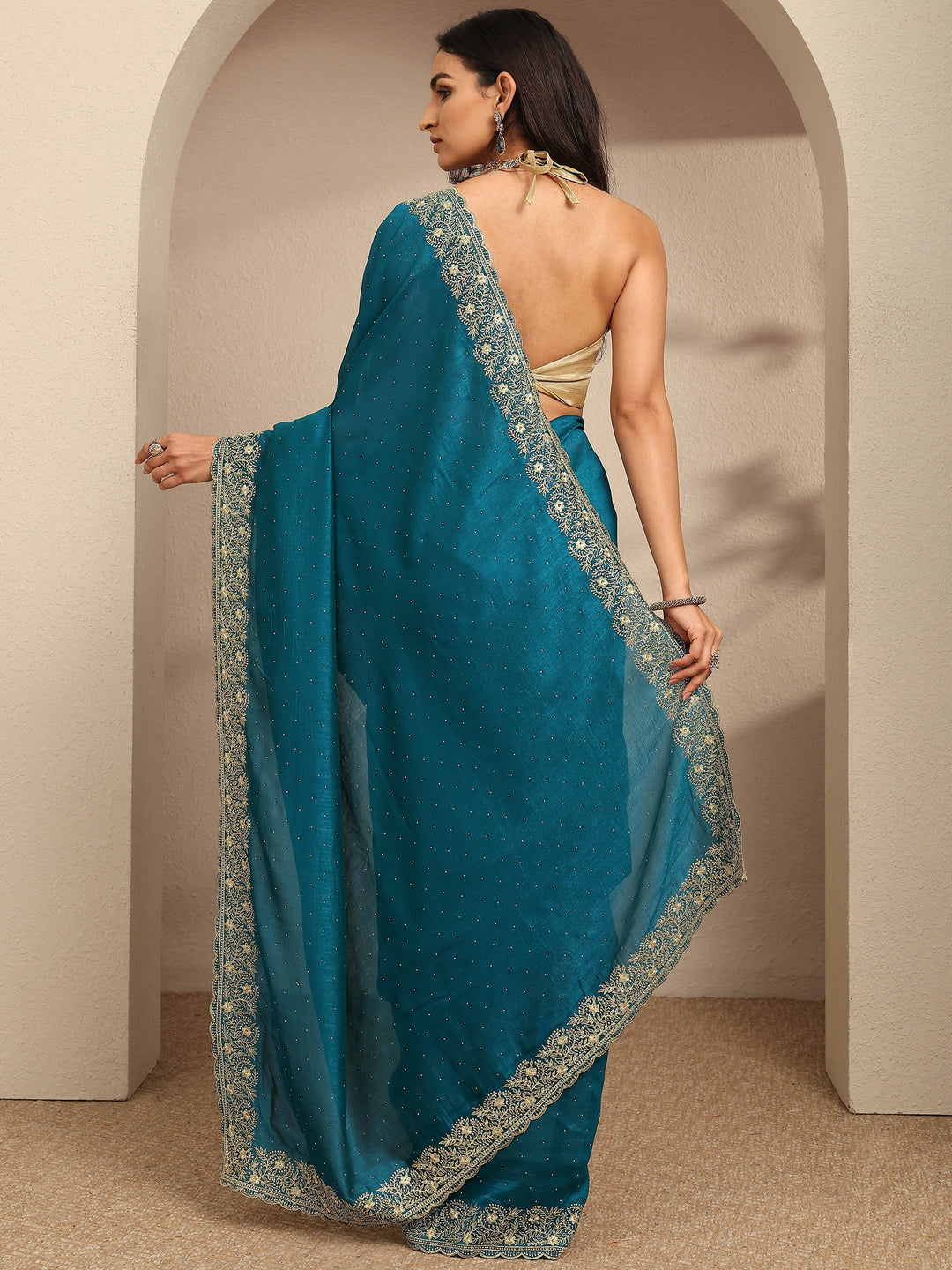 Blue Embellished Silk Blend Saree With Unstitched Blouse Piece