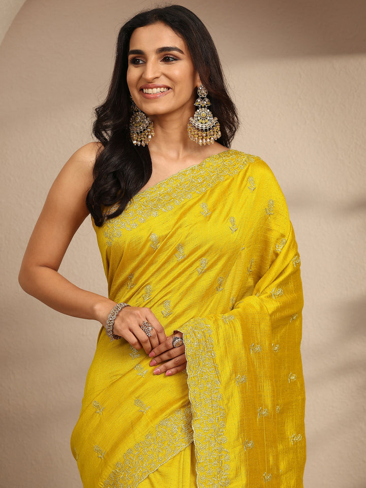 Mustard Embellished Silk Blend Saree With Unstitched Blouse Piece