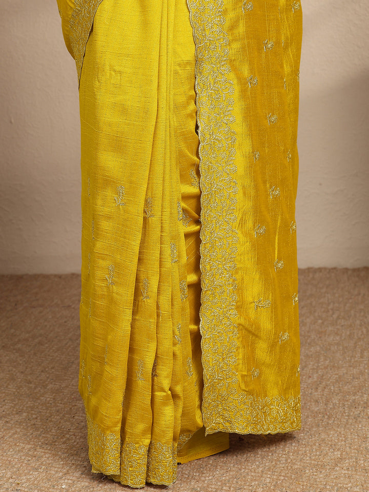 Mustard Embellished Silk Blend Saree With Unstitched Blouse Piece