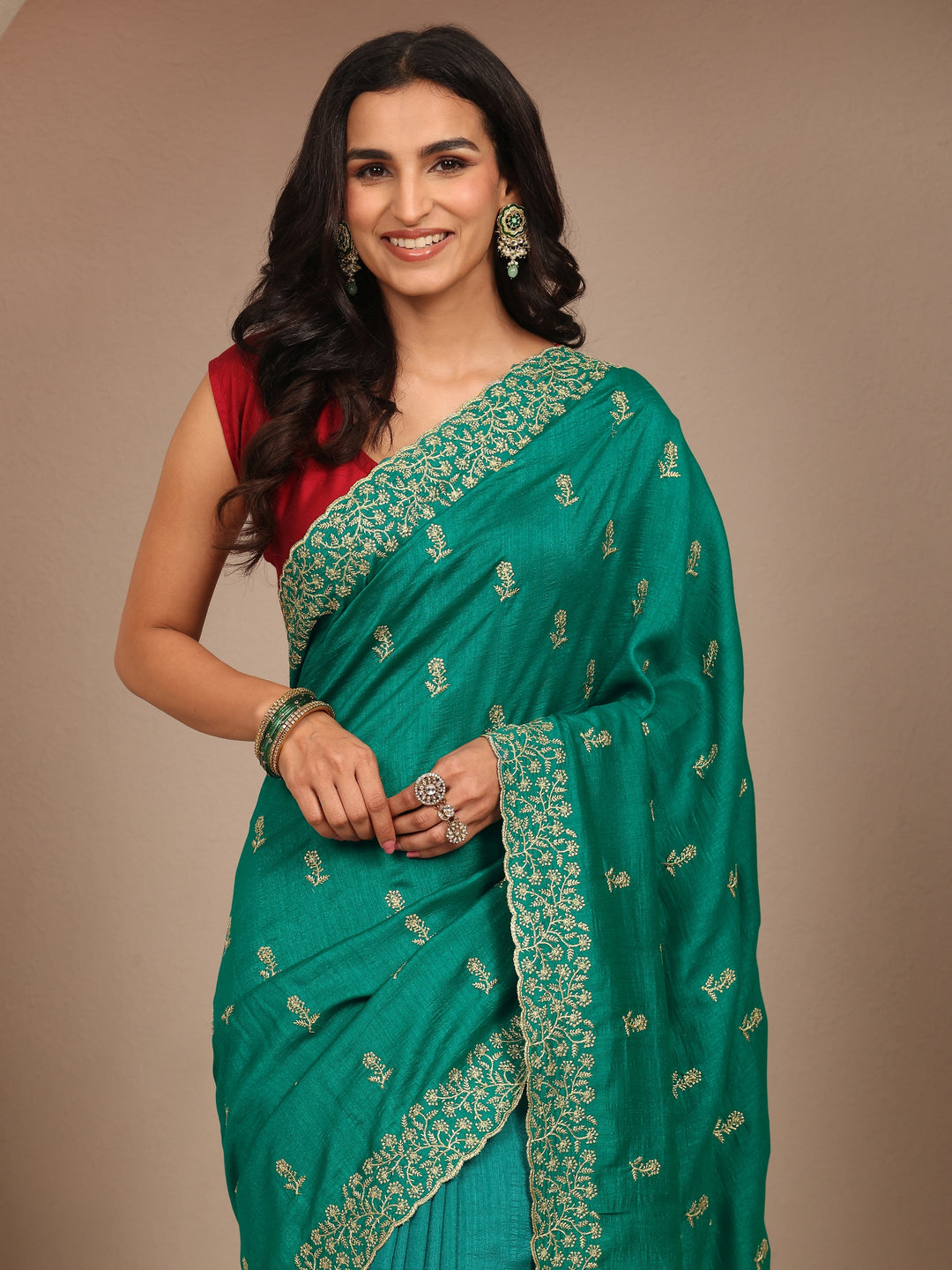 Green Embellished Silk Blend Saree With Unstitched Blouse Piece