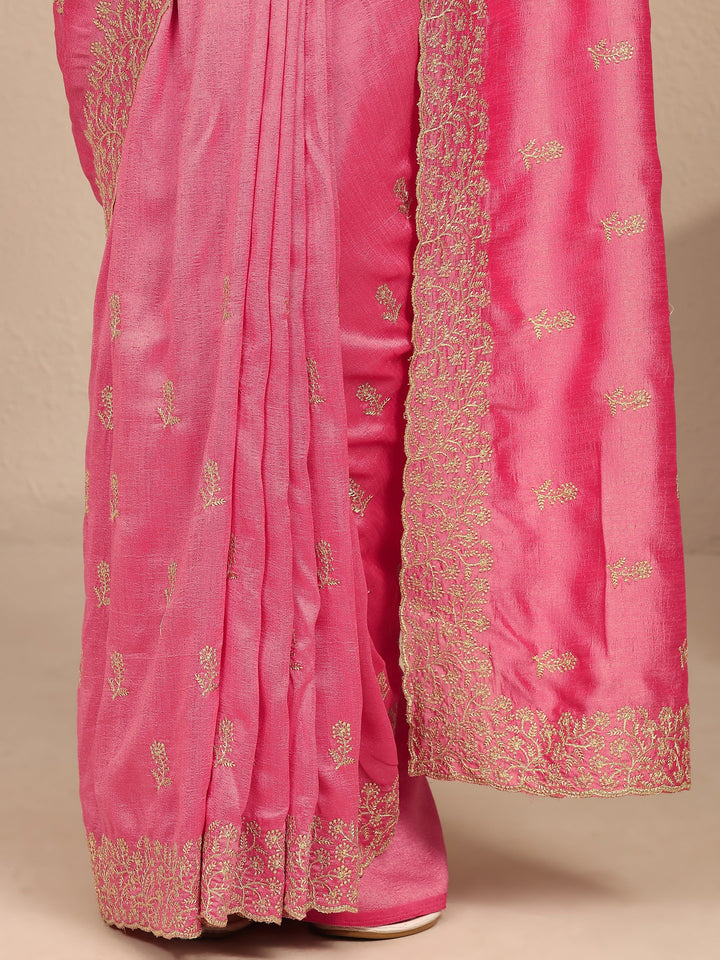 Coral Embellished Silk Blend Saree With Unstitched Blouse Piece