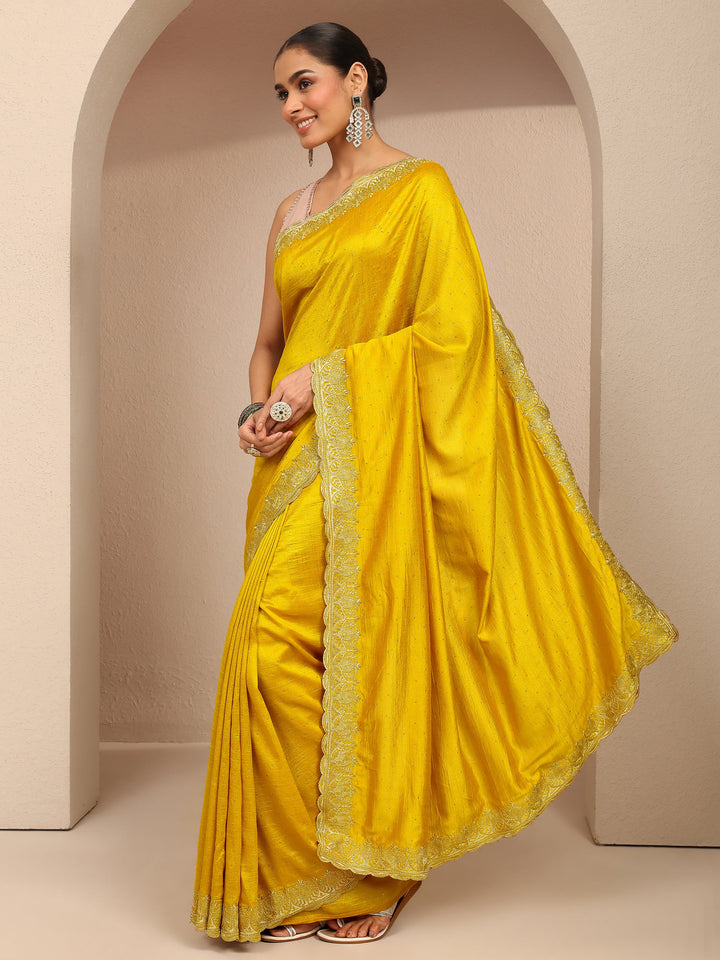 Mustard Embellished Silk Blend Saree With Unstitched Blouse Piece