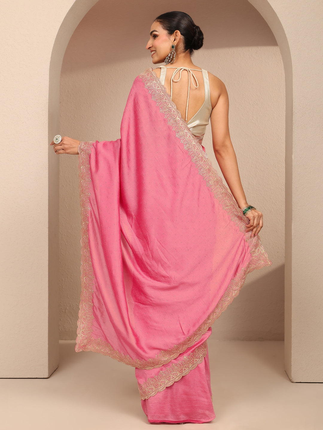 Coral Embellished Silk Blend Saree With Unstitched Blouse Piece