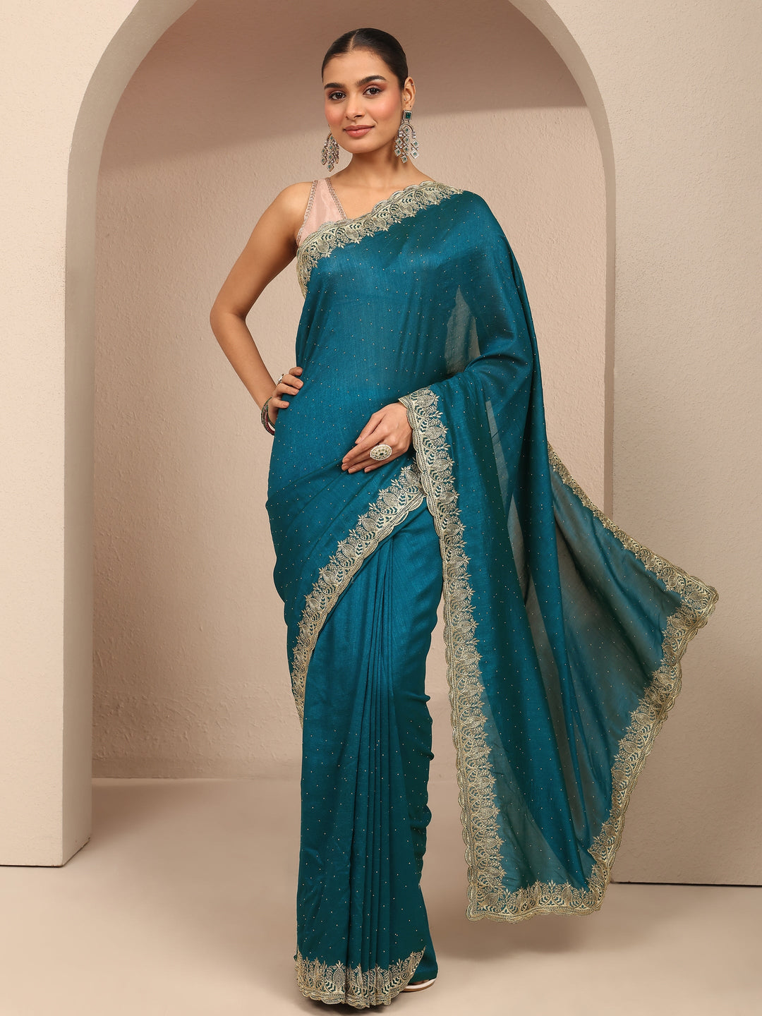 Teal Embellished Silk Blend Saree With Unstitched Blouse Piece