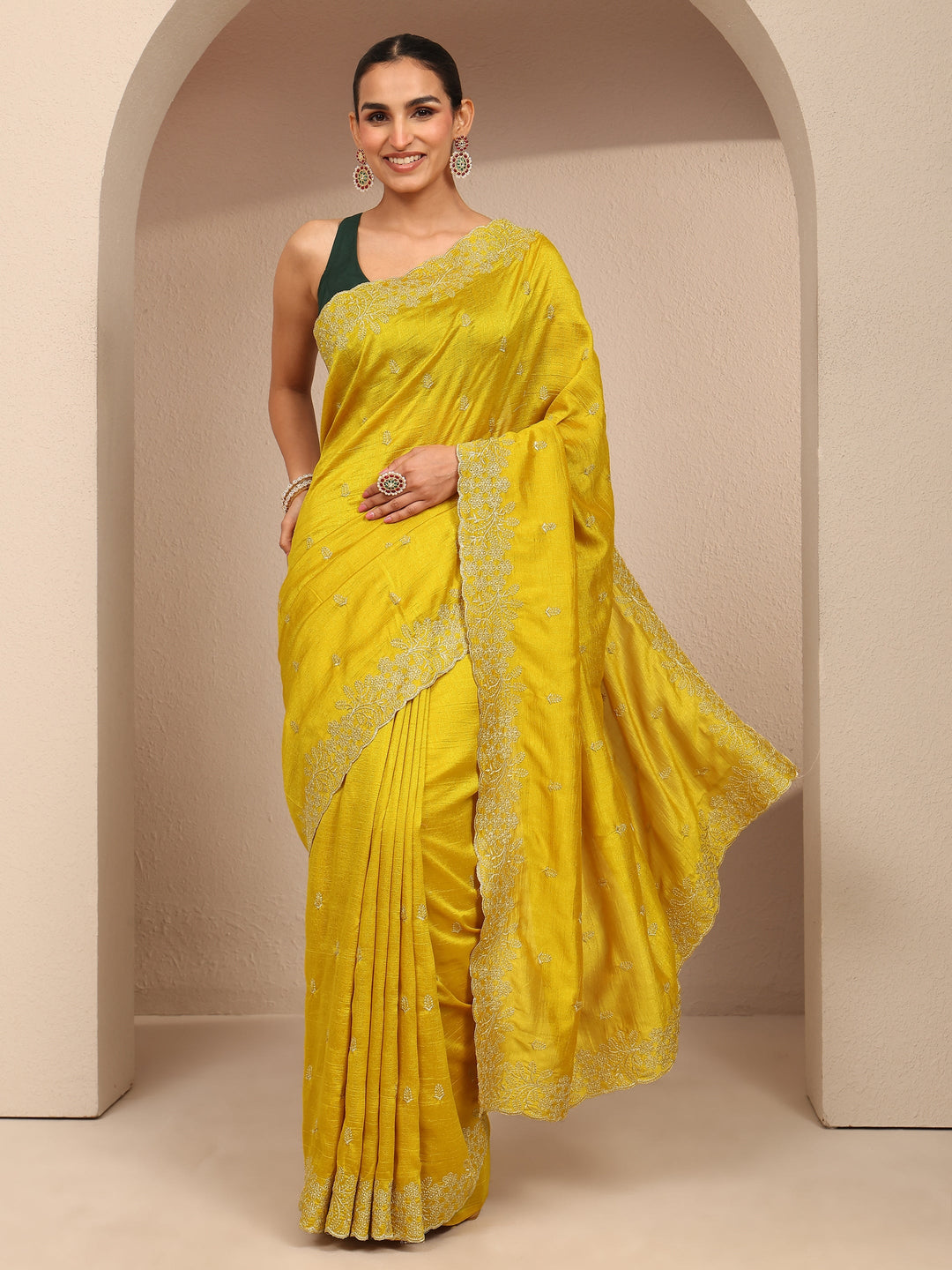 Mustard Embroidered Silk Blend Saree With Unstitched Blouse Piece