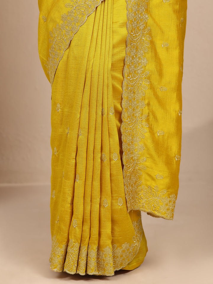 Mustard Embroidered Silk Blend Saree With Unstitched Blouse Piece