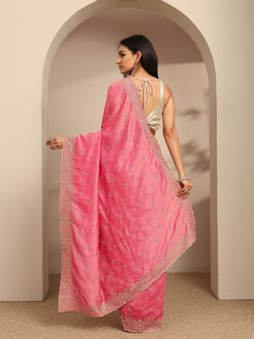 Coral Embroidered Silk Blend Saree With Unstitched Blouse Piece