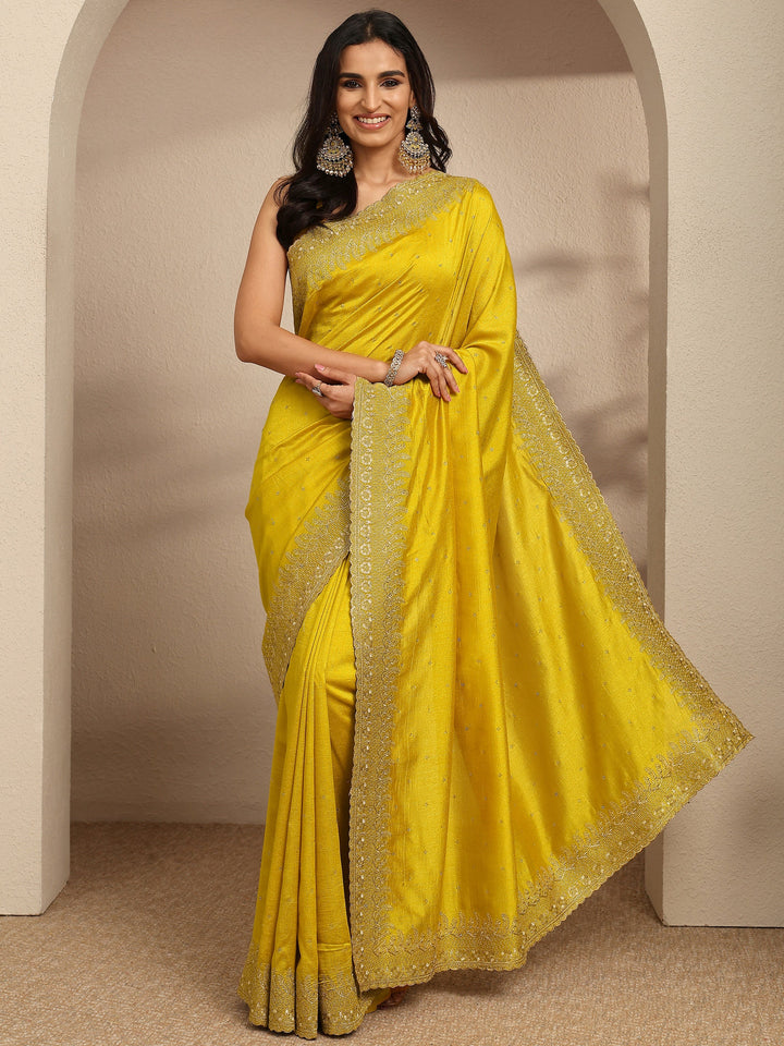 Mustard Embellished Silk Blend Saree With Unstitched Blouse Piece