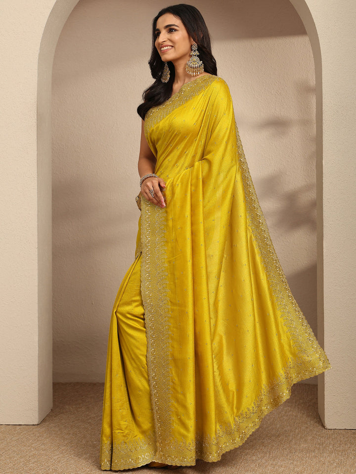 Mustard Embellished Silk Blend Saree With Unstitched Blouse Piece