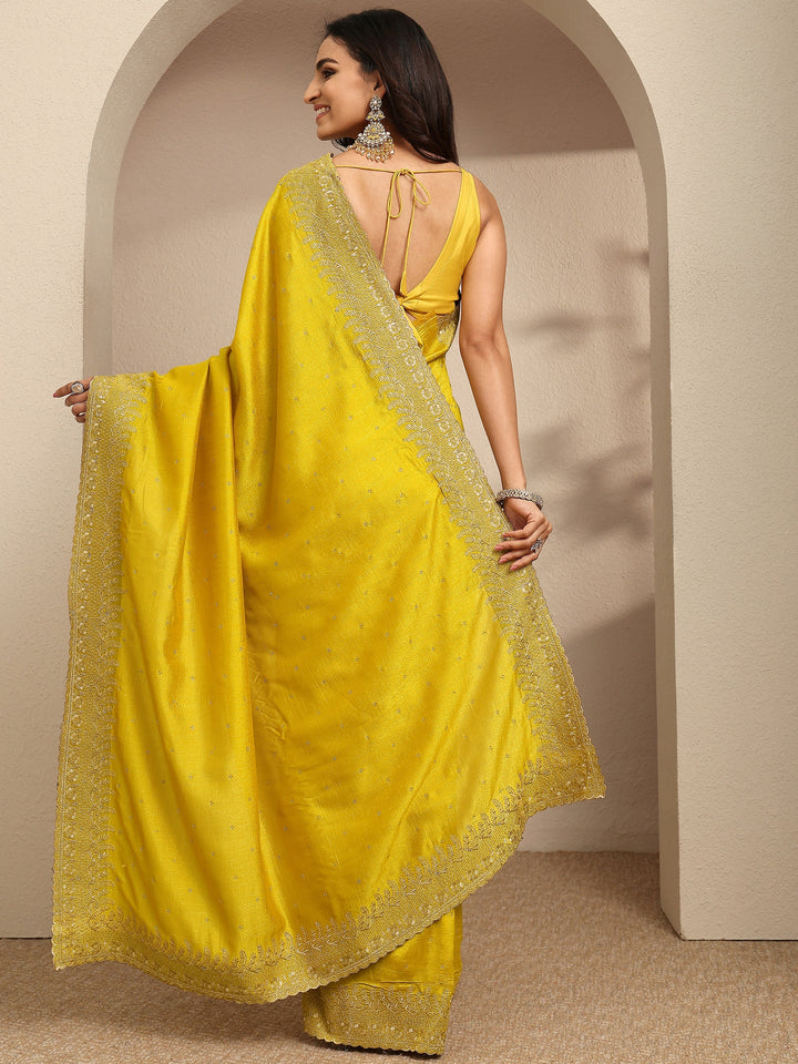 Mustard Embellished Silk Blend Saree With Unstitched Blouse Piece
