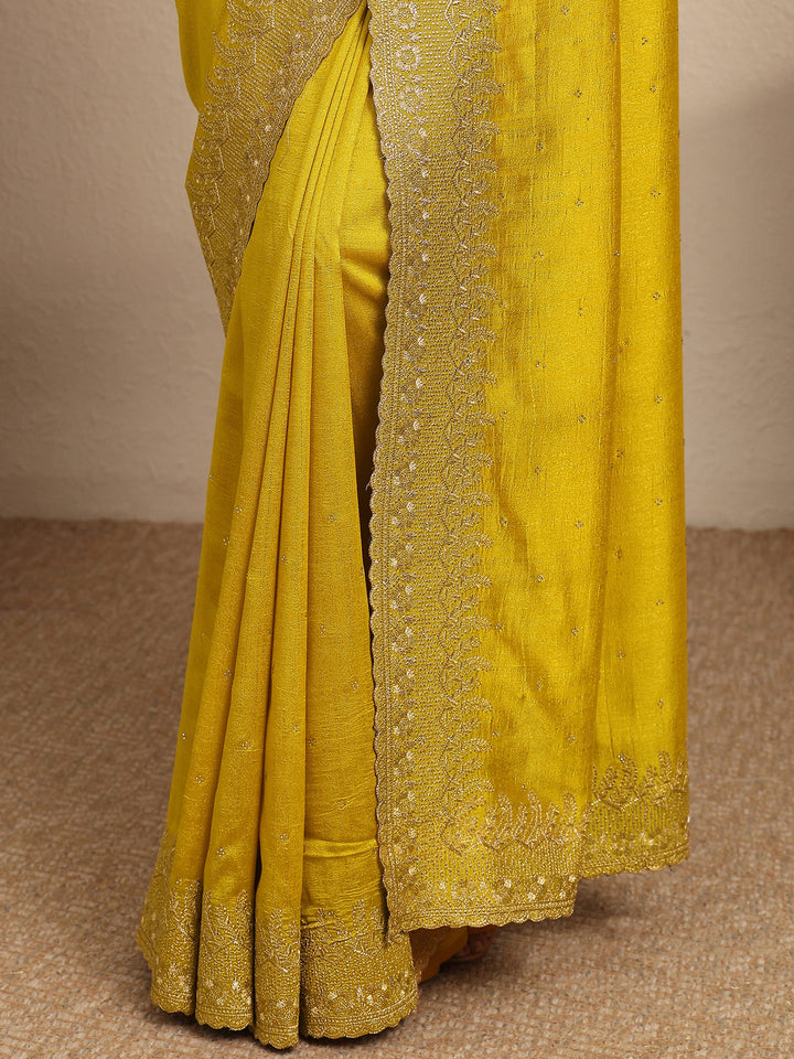 Mustard Embellished Silk Blend Saree With Unstitched Blouse Piece