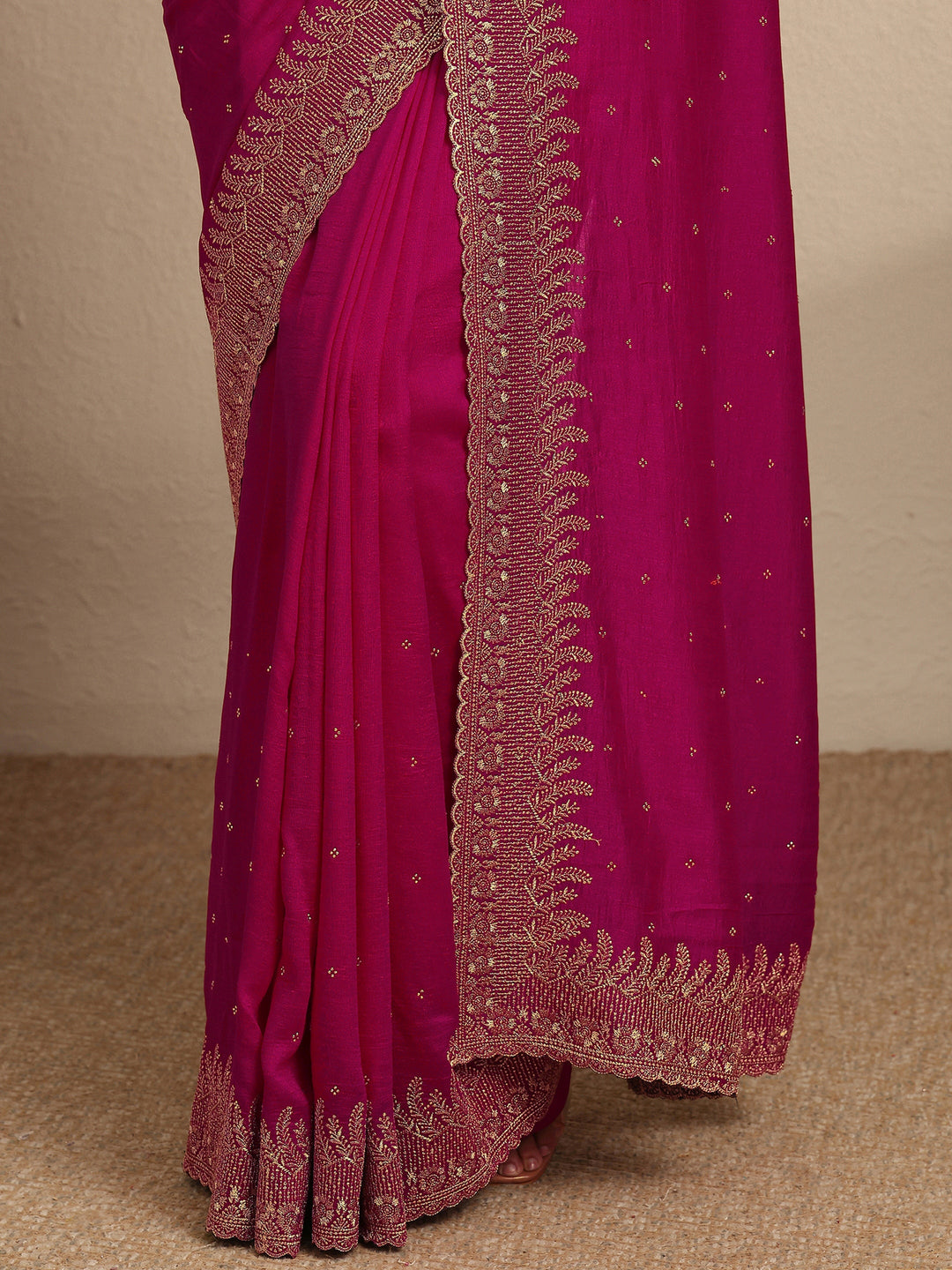Pink Embellished Silk Blend Saree With Unstitched Blouse Piece