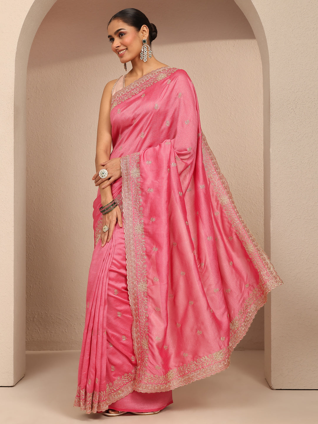 Coral Embroidered Silk Blend Saree With Unstitched Blouse Piece