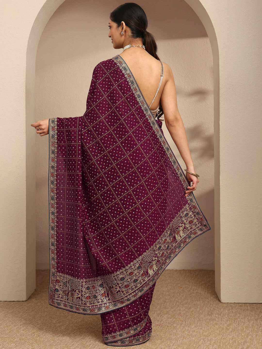 Maroon Bandhani Printed Silk Blend Saree With Unstitched Blouse Piece