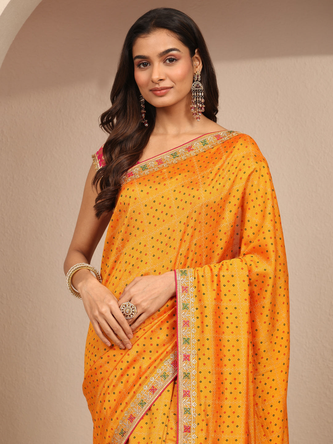 Mustard Bandhani Printed Silk Blend Saree With Unstitched Blouse Piece