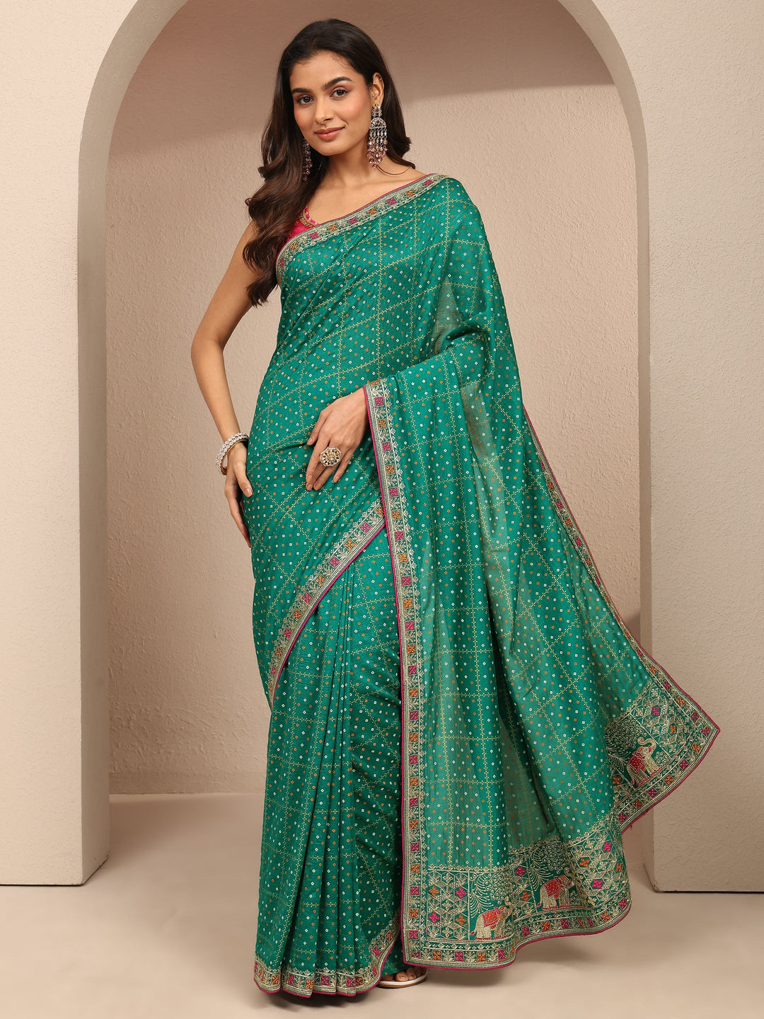 Green Bandhani Printed Silk Blend Saree With Unstitched Blouse Piece