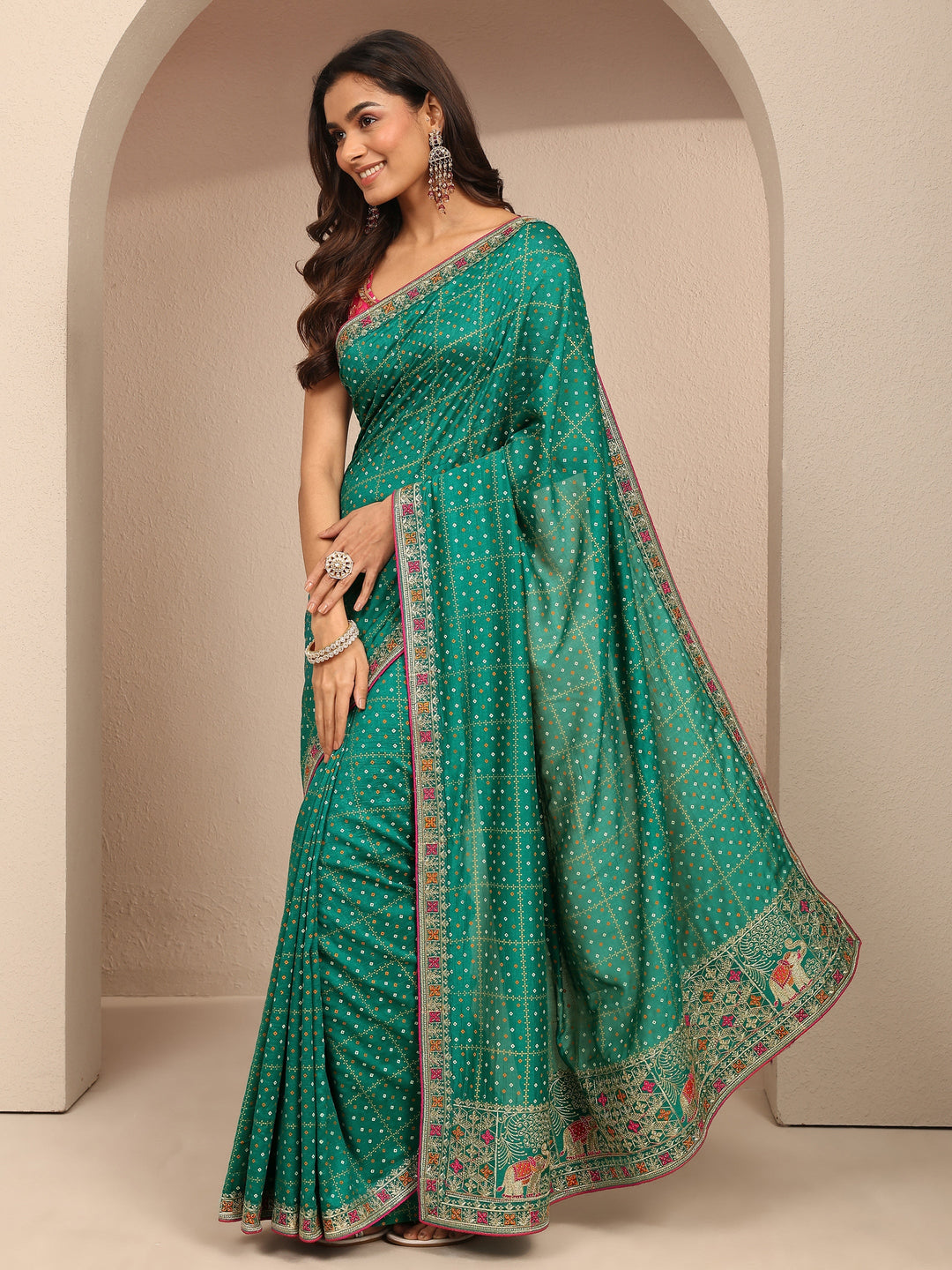 Green Bandhani Printed Silk Blend Saree With Unstitched Blouse Piece