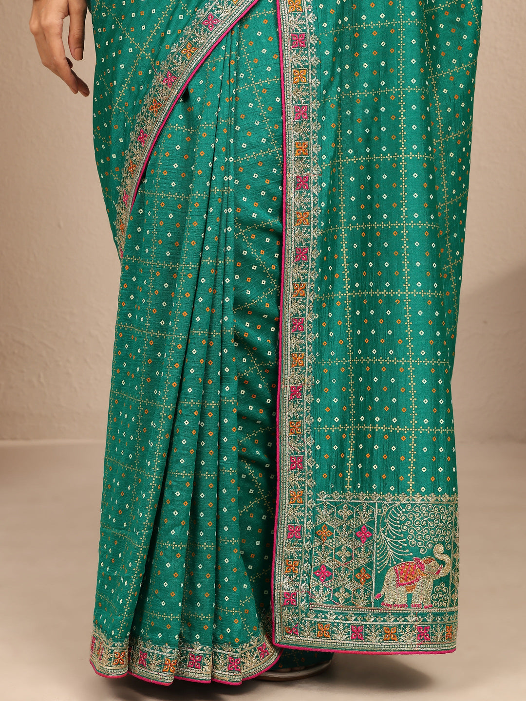 Green Bandhani Printed Silk Blend Saree With Unstitched Blouse Piece