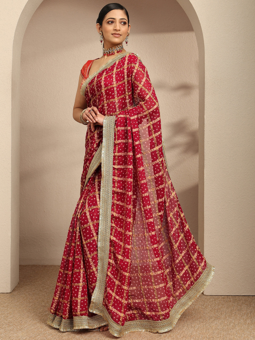 Maroon Bandhani Printed Silk Blend Saree With Unstitched Blouse Piece