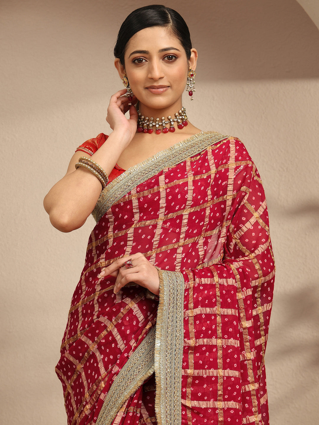 Maroon Bandhani Printed Silk Blend Saree With Unstitched Blouse Piece