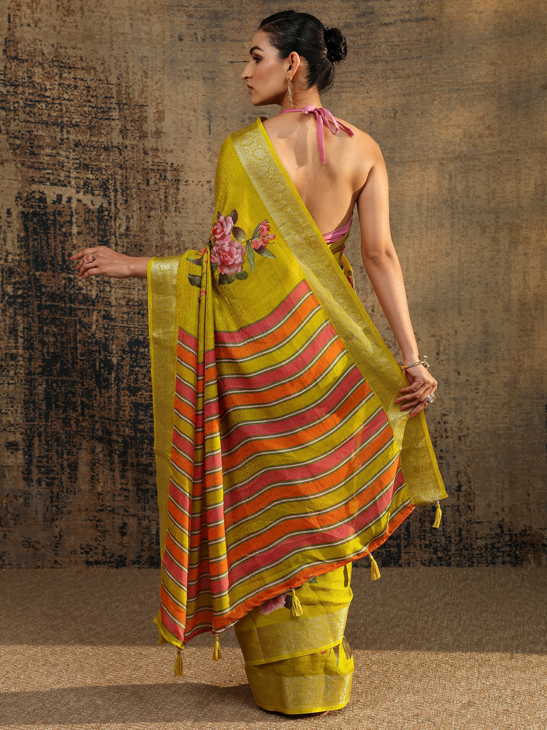 Green Printed Silk Blend Saree With Unstitched Blouse Piece