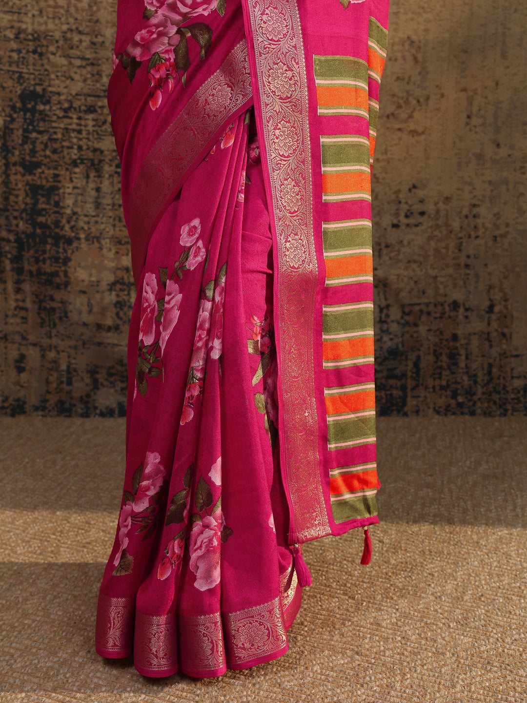 Pink Printed Silk Blend Saree With Unstitched Blouse Piece