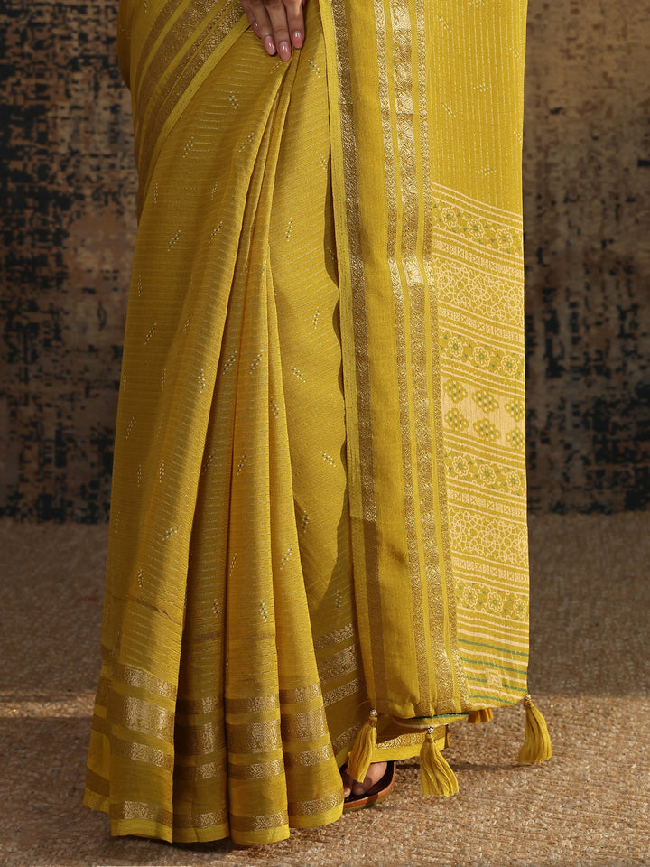 Mustard Embellished Silk Blend Saree With Unstitched Blouse Piece