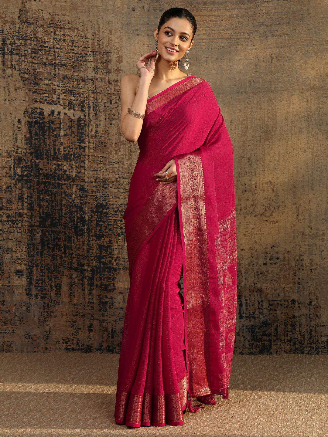 Red Solid Silk Blend Saree With Unstitched Blouse Piece