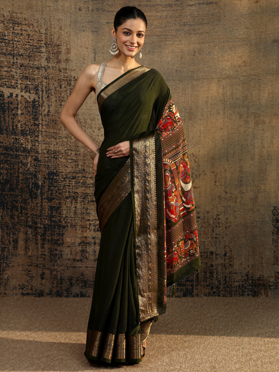 Green Solid Silk Blend Saree With Unstitched Blouse Piece