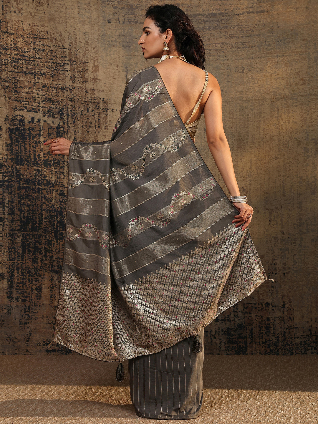 Grey Woven Design Silk Blend Saree With Unstitched Blouse Piece