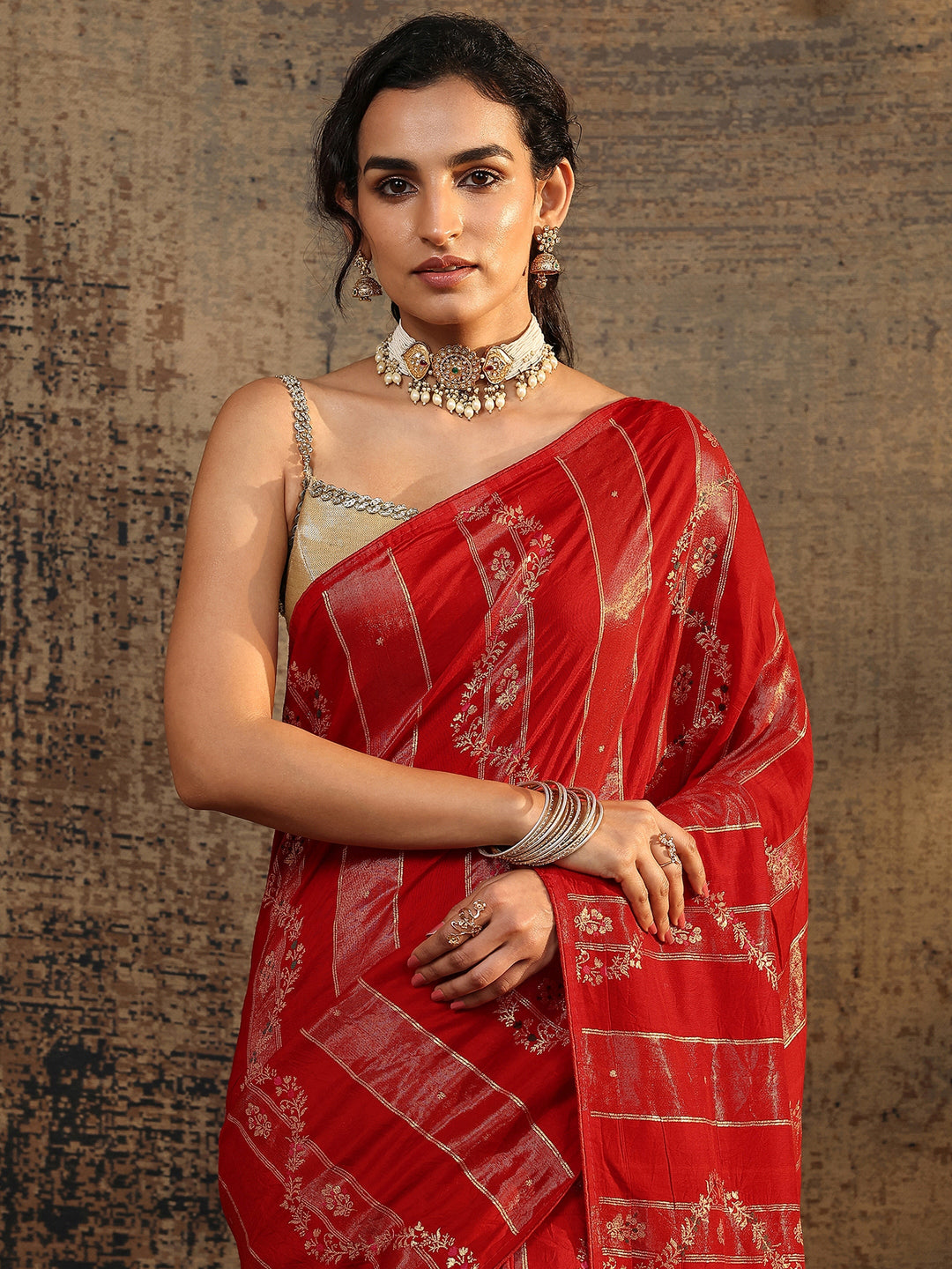 Red Woven Design Silk Blend Banarasi Saree With Unstitched Blouse Piece