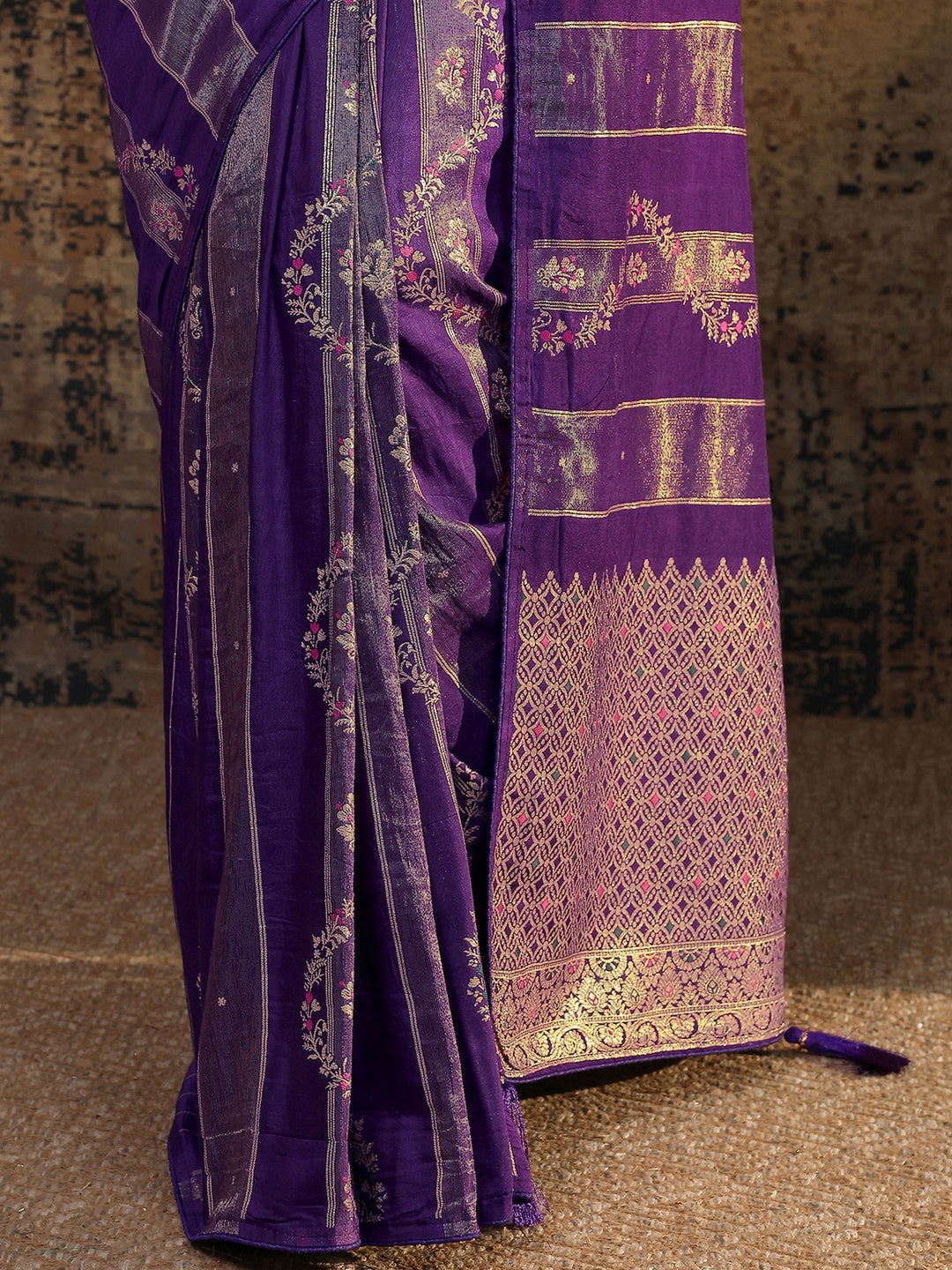 Purple Woven Design Silk Blend Banarasi Saree With Unstitched Blouse Piece