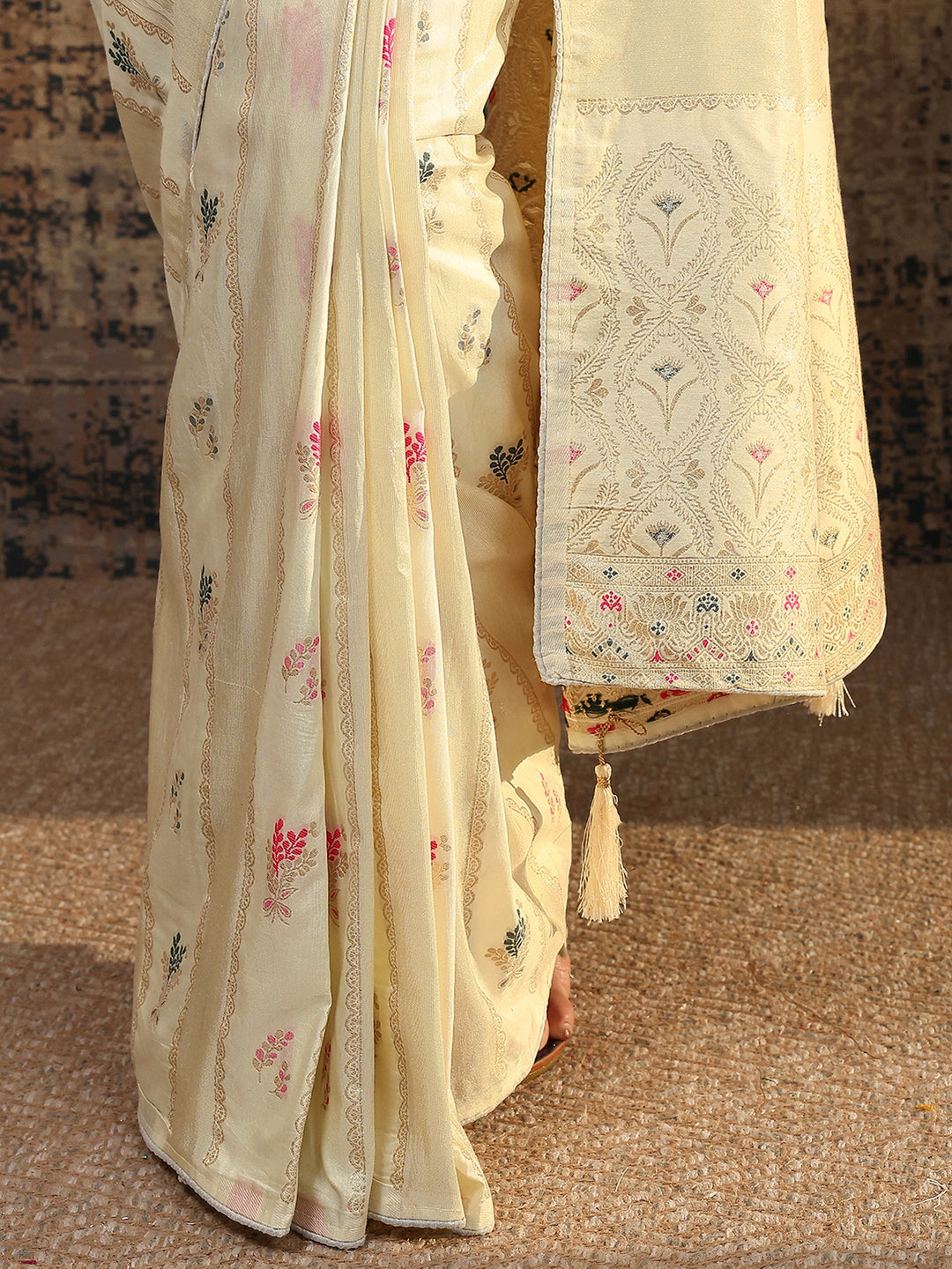 Cream Woven Design Silk Blend Saree With Unstitched Blouse Piece
