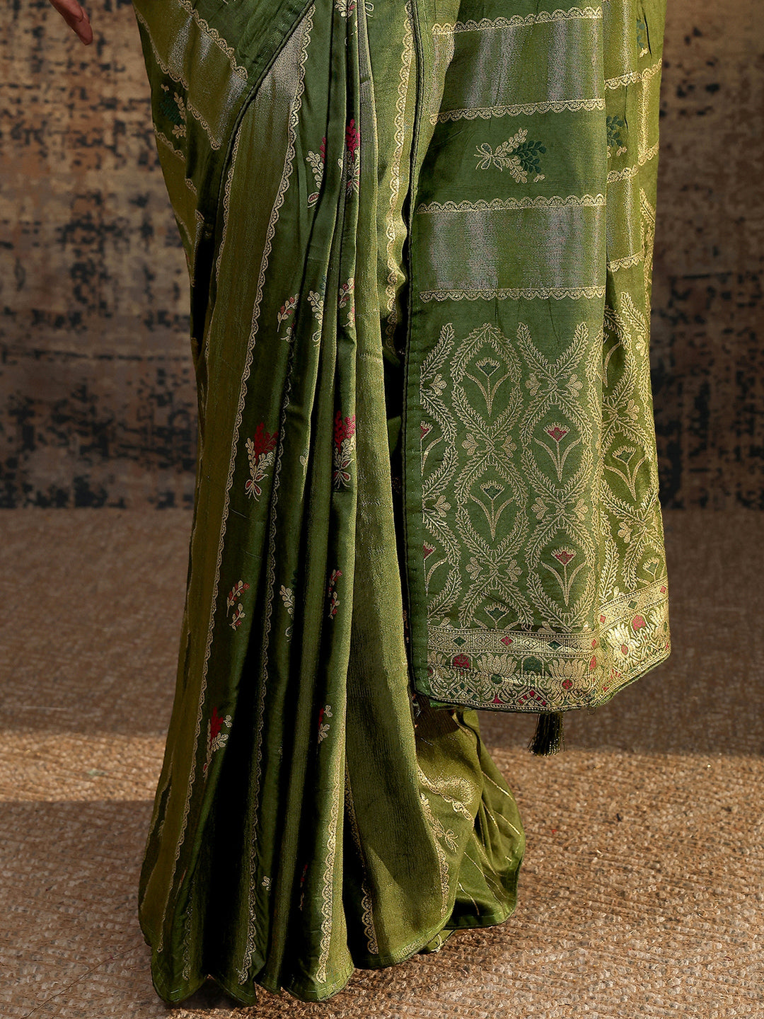 Olive Woven Design Silk Blend Saree With Unstitched Blouse Piece