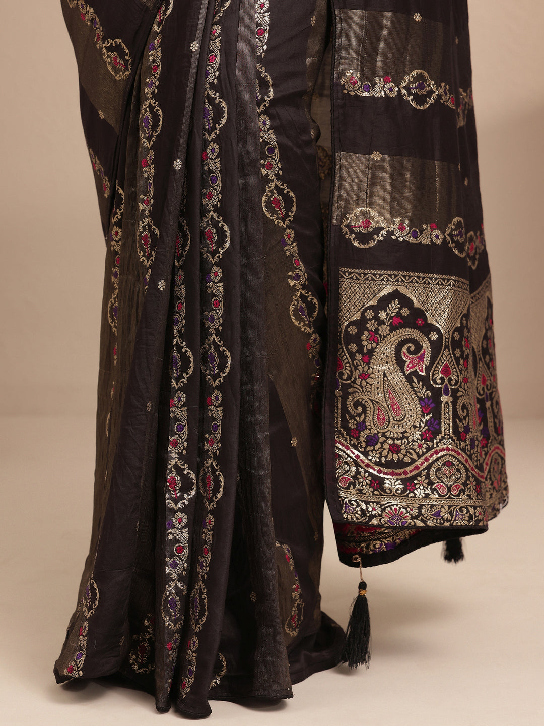 Black Woven Design Silk Blend Saree With Unstitched Blouse Piece