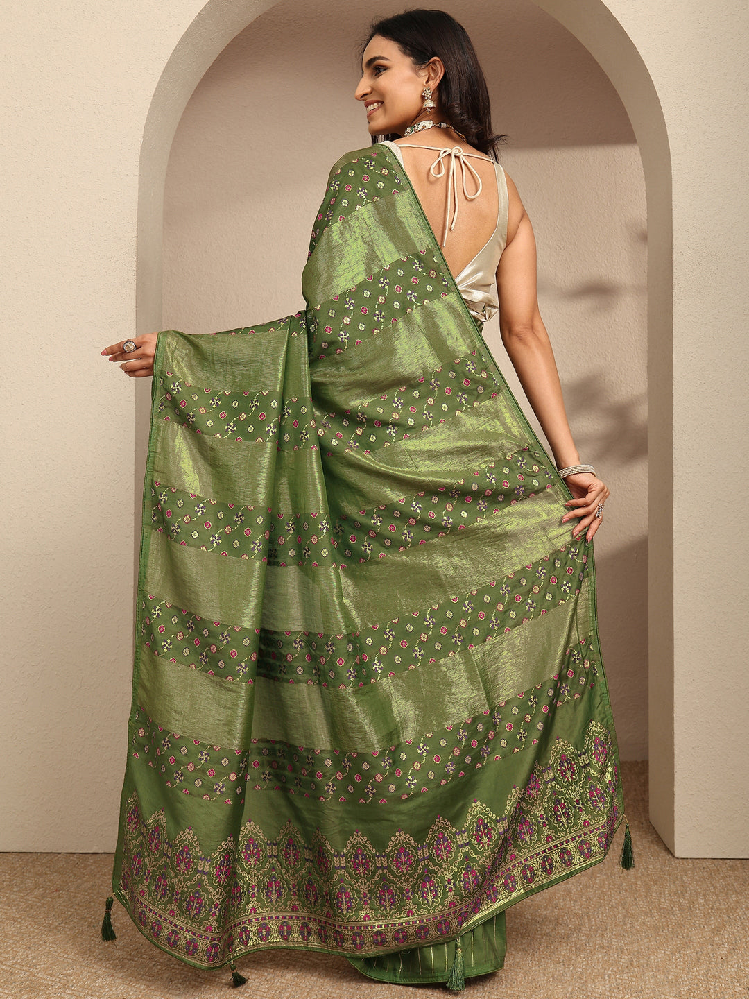 Green Woven Design Silk Blend Saree With Unstitched Blouse Piece