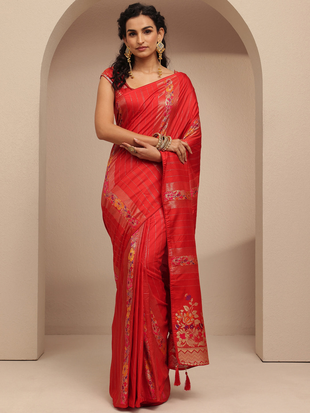 Red Woven Design Silk Blend Saree With Unstitched Blouse Piece