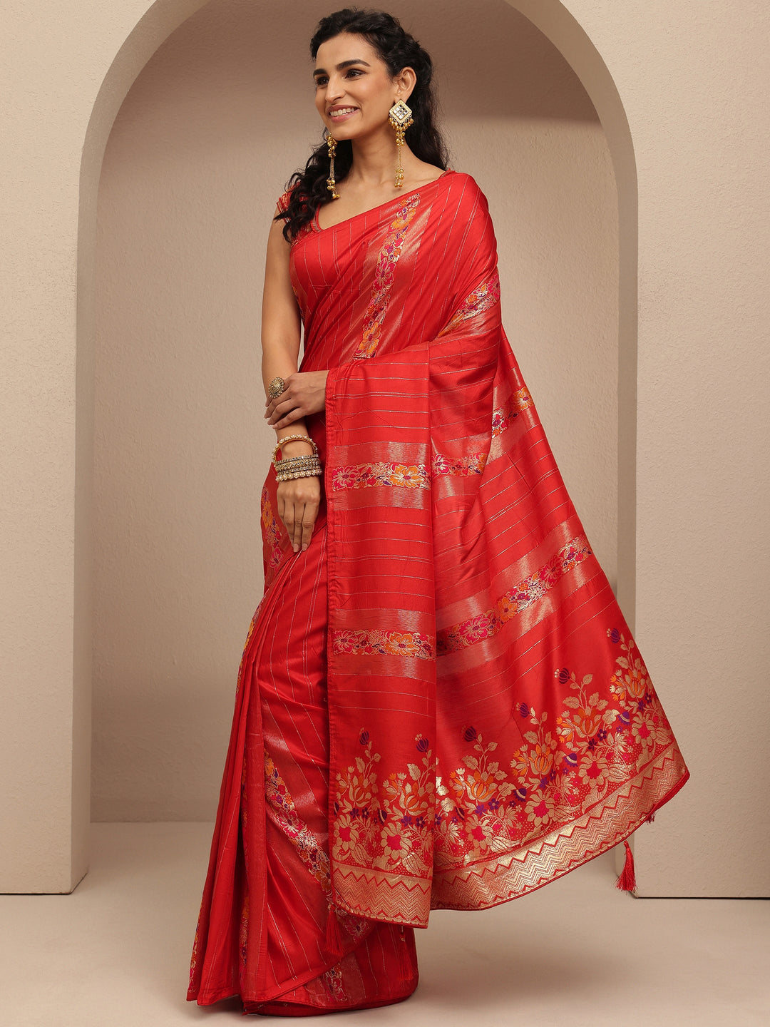 Red Woven Design Silk Blend Saree With Unstitched Blouse Piece
