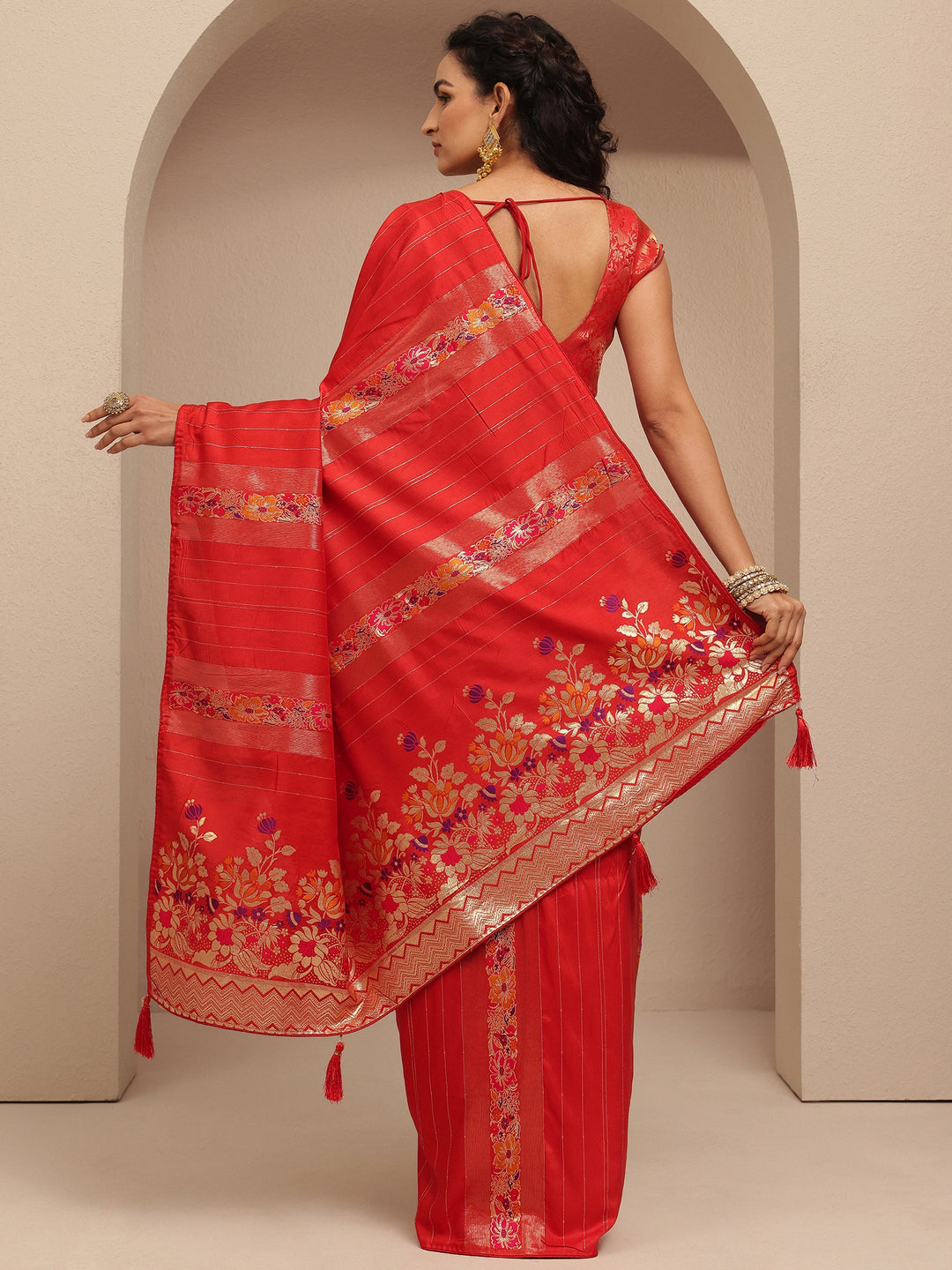 Red Woven Design Silk Blend Saree With Unstitched Blouse Piece