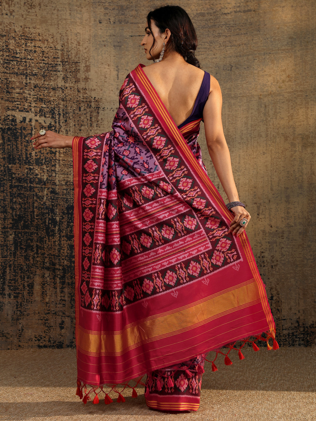 Lavender Abstract Printed Silk Saree With Unstitched Blouse Piece