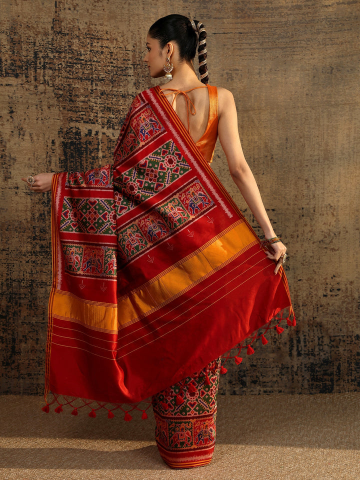 Green Printed Silk Saree With Unstitched Blouse Piece