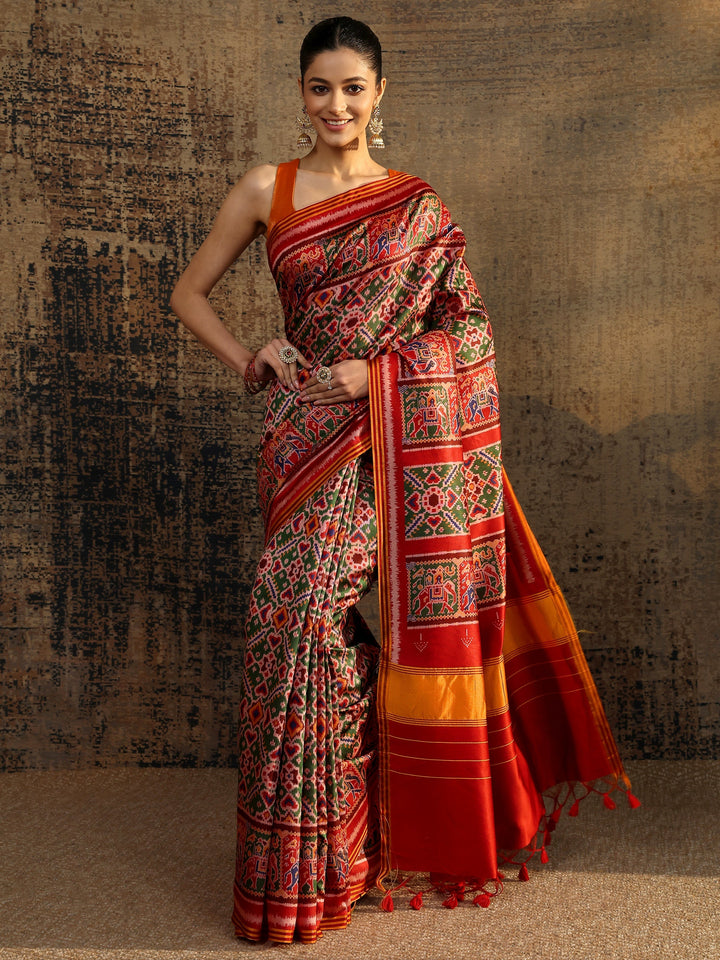 Green Printed Silk Saree With Unstitched Blouse Piece